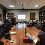 مانور دور میزی